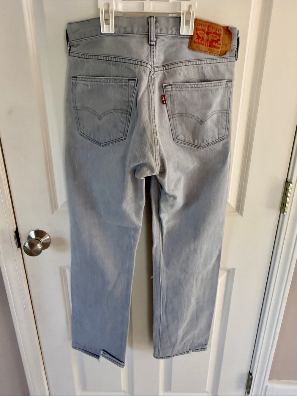 Levi's 501 Men's Gray Custom Distressed Button Fly Straight Denim Jeans - Picture 3 of 12